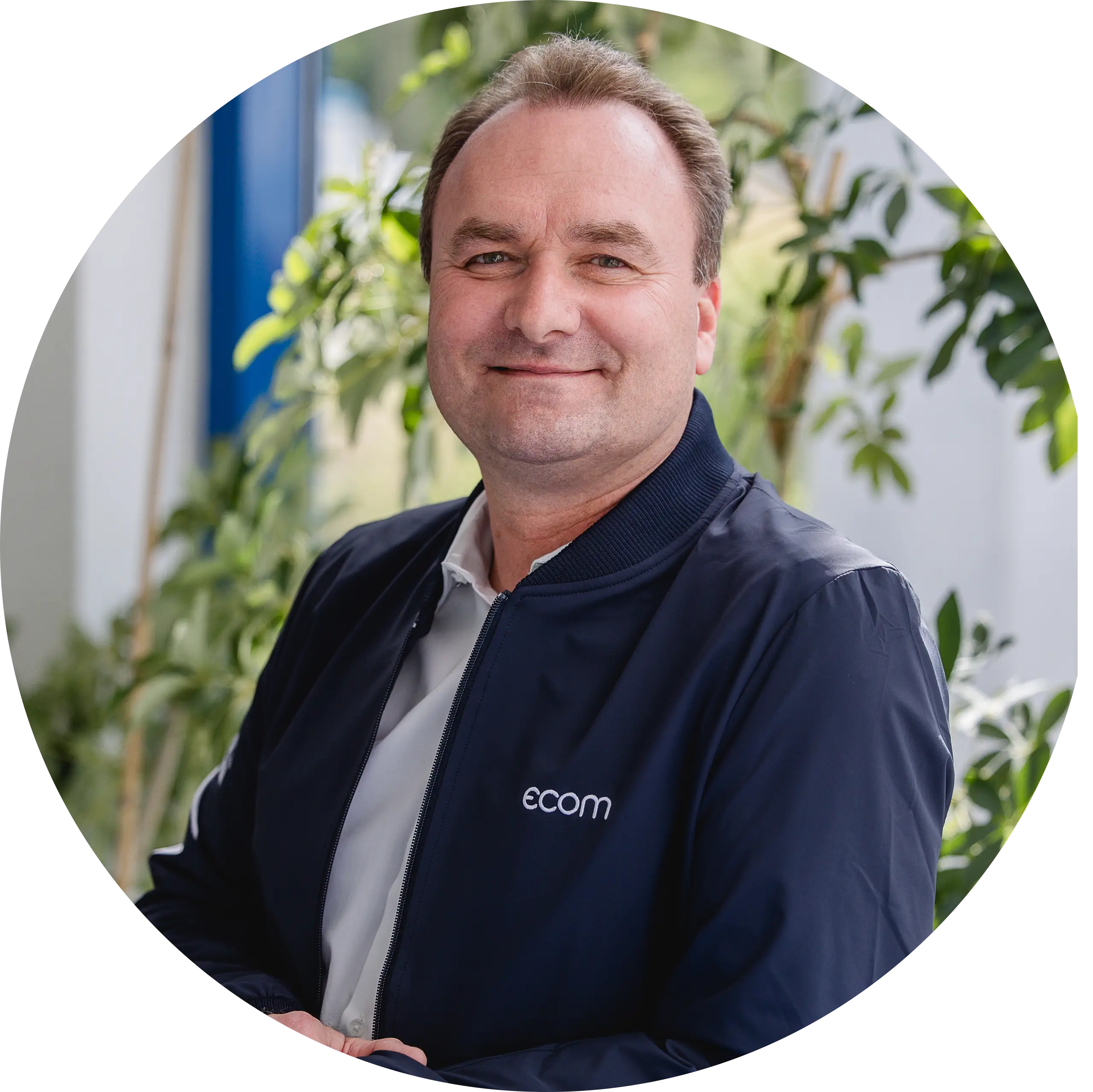 Adrian Krusche, Vertrieb